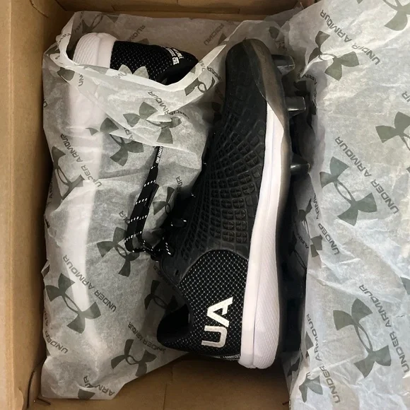 Baseball Cleats - Picture 12 of 12